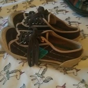 Size 6 Rocketdog brown corduroy sneakers